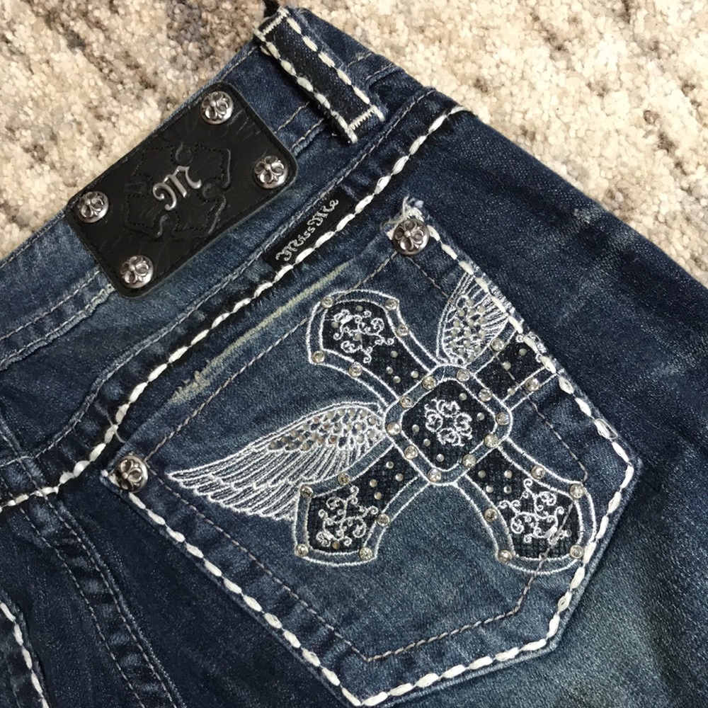 💙 Miss Me Cross Wing Distressed Denim Jean - Picture 14 of 15